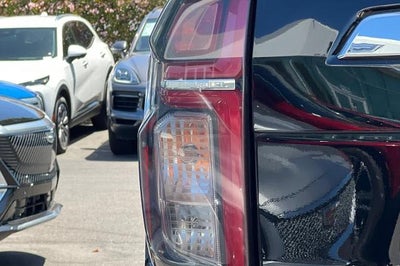 2024 Chevrolet Suburban LT