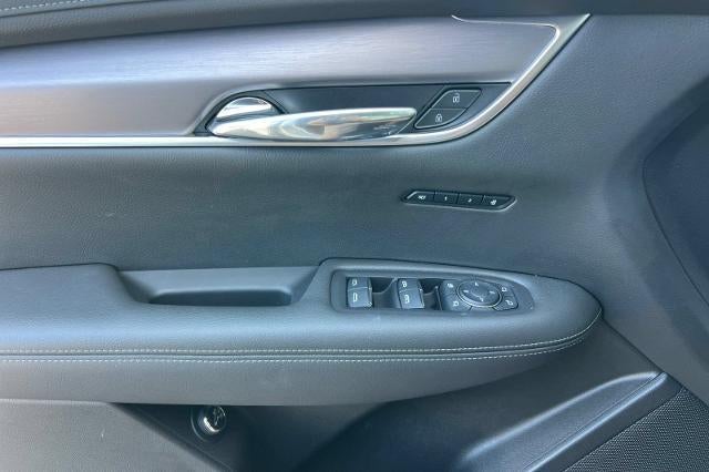 2025 Cadillac XT6 Luxury