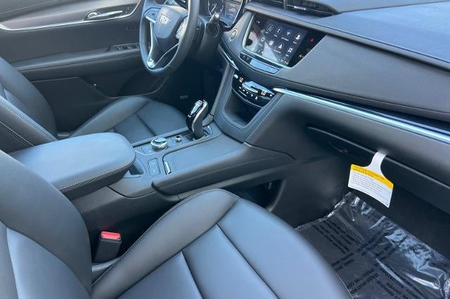2025 Cadillac XT6 Luxury