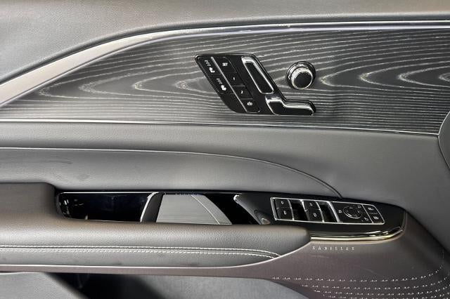 2024 Cadillac LYRIQ Luxury 1