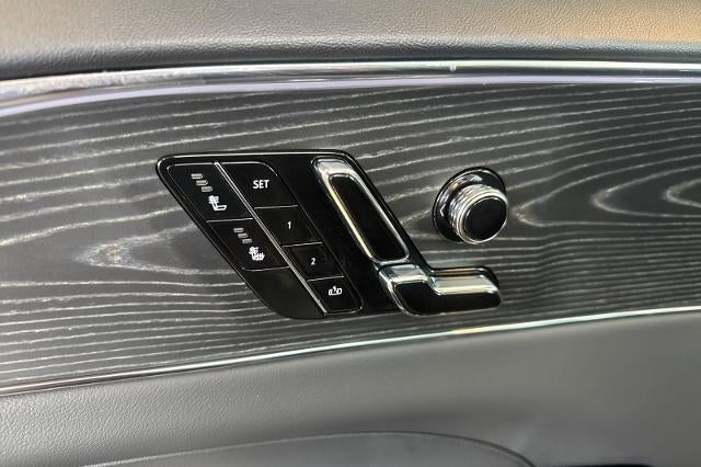 2024 Cadillac LYRIQ Luxury 1