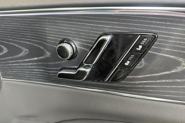 2024 Cadillac LYRIQ Luxury 1
