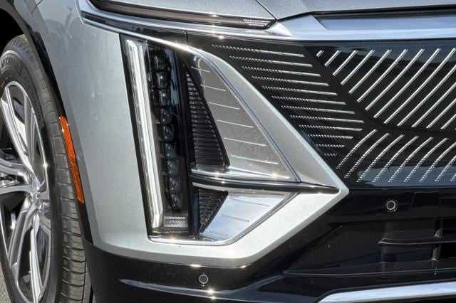 2024 Cadillac LYRIQ Luxury 1