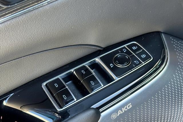2024 Cadillac LYRIQ Sport 3