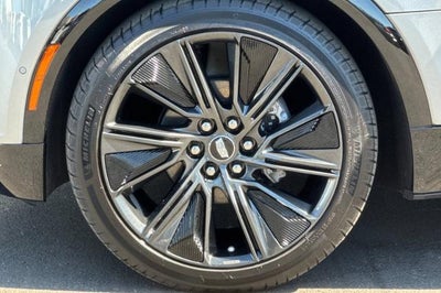 2024 Cadillac LYRIQ Sport 3