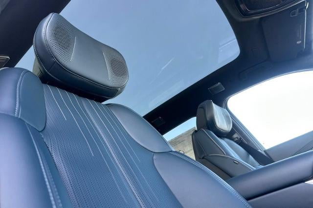2025 Cadillac ESCALADE IQ Luxury 2