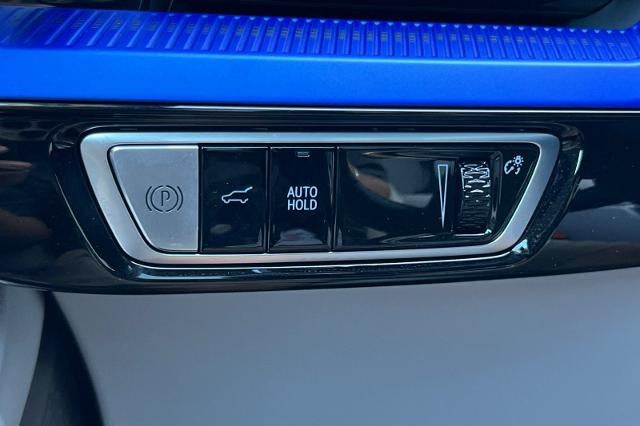 2026 Cadillac OPTIQ Premium Luxury