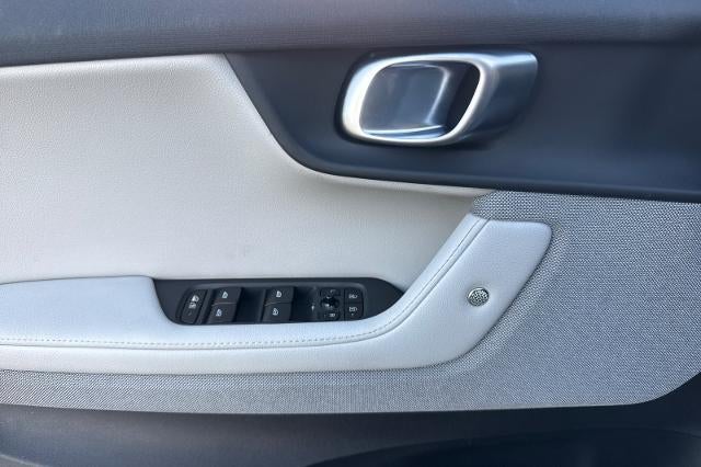 2023 POLESTAR 2 Base