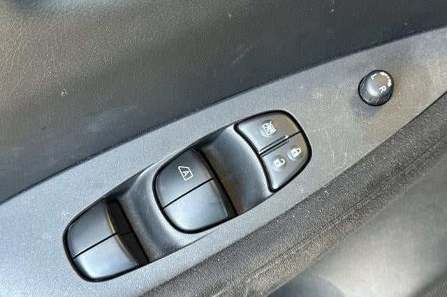 2015 Nissan LEAF S
