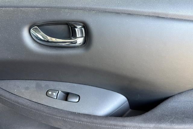 2015 Nissan LEAF S