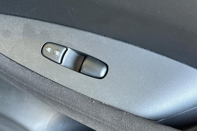 2015 Nissan LEAF S