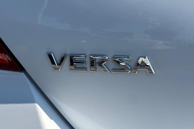 2011 Nissan Versa 1.8 S