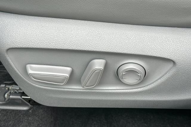2025 Toyota Highlander Hybrid XLE