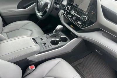 2025 Toyota Highlander Hybrid XLE