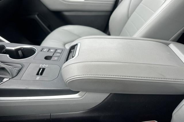 2025 Toyota Highlander Hybrid XLE