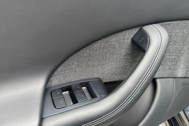 2024 Tesla Model S Base