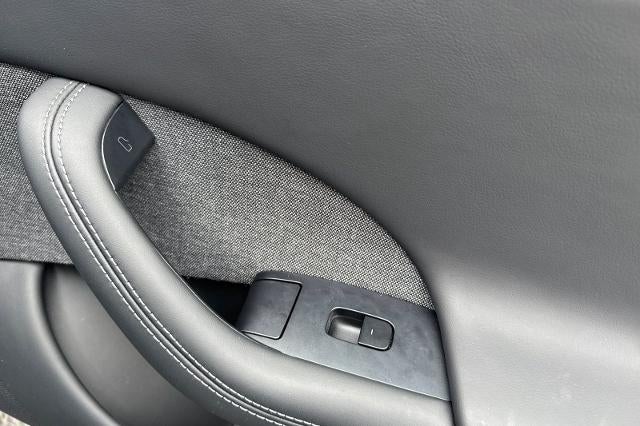 2024 Tesla Model S Base