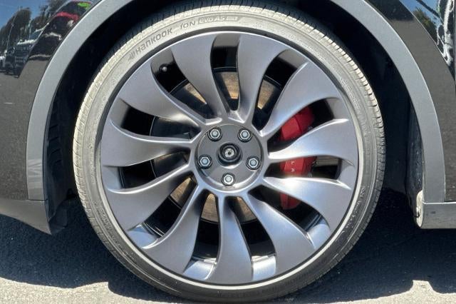2025 Tesla Model Y Performance