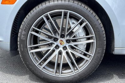 2021 Porsche Macan Turbo