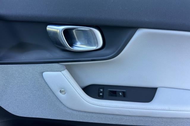 2023 POLESTAR 2 Base